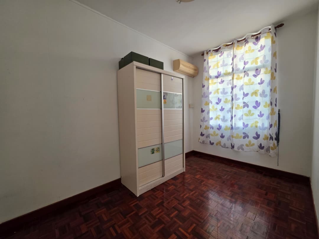 Second bedroom inside Country Heights Apartment